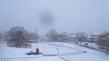 Weather camera view of Heights Murray ES.