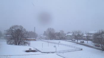 Weather camera view of Heights Murray ES.