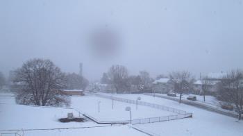 Weather camera view of Heights Murray ES.