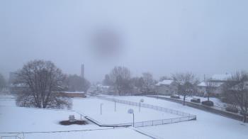 Weather camera view of Heights Murray ES.