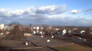 Weather camera view of Heights Murray ES.