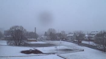 Weather camera view of Heights Murray ES.