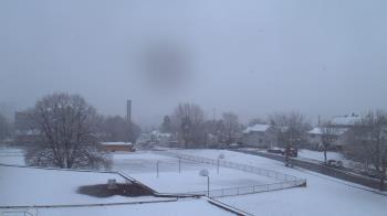 Weather camera view of Heights Murray ES.