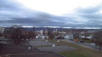 Weather camera view of Heights Murray ES.