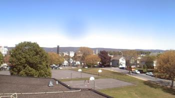 Weather camera view of Heights Murray ES.