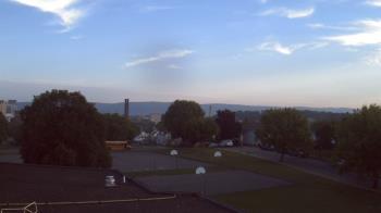 Weather camera view of Heights Murray ES.