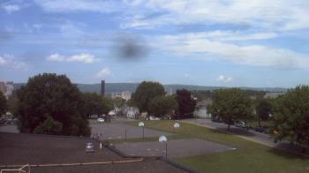 Weather camera view of Heights Murray ES.