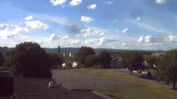 Weather camera view of Heights Murray ES.