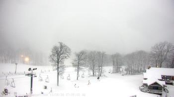Weather camera view of Wintergreen Mtn. at 3600 ft. elev..