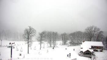 Weather camera view of Wintergreen Mtn. at 3600 ft. elev..