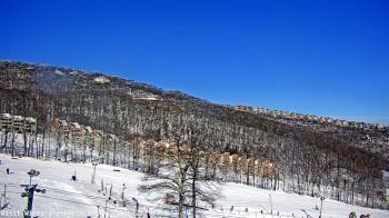 Weather camera view of Wintergreen Mtn. at 3600 ft. elev..