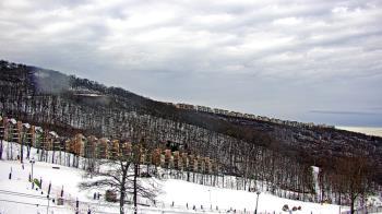Weather camera view of Wintergreen Mtn. at 3600 ft. elev..