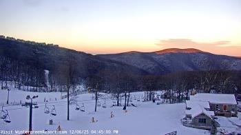Weather camera view of Wintergreen Mtn. at 3600 ft. elev..