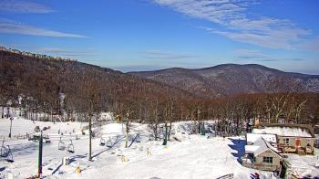 Weather camera view of Wintergreen Mtn. at 3600 ft. elev..