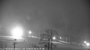 Weather camera view of Wintergreen Mtn. at 3600 ft. elev..