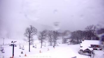 Weather camera view of Wintergreen Mtn. at 3600 ft. elev..