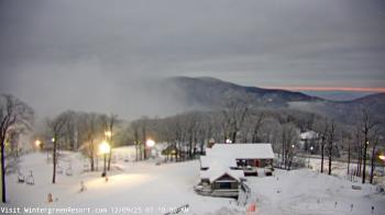 Weather camera view of Wintergreen Mtn. at 3600 ft. elev..