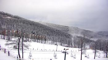 Weather camera view of Wintergreen Mtn. at 3600 ft. elev..