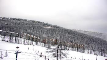 Weather camera view of Wintergreen Mtn. at 3600 ft. elev..