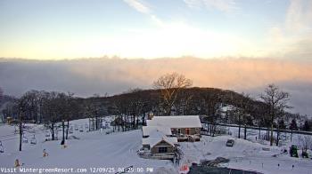 Weather camera view of Wintergreen Mtn. at 3600 ft. elev..