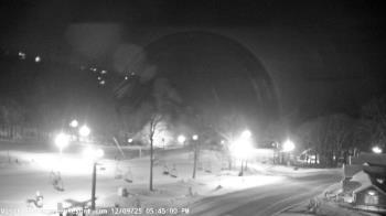 Weather camera view of Wintergreen Mtn. at 3600 ft. elev..