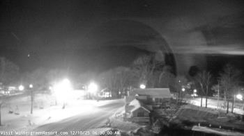 Weather camera view of Wintergreen Mtn. at 3600 ft. elev..
