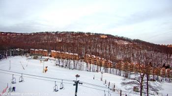Weather camera view of Wintergreen Mtn. at 3600 ft. elev..