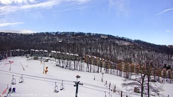 Weather camera view of Wintergreen Mtn. at 3600 ft. elev..
