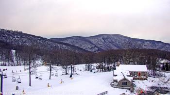 Weather camera view of Wintergreen Mtn. at 3600 ft. elev..