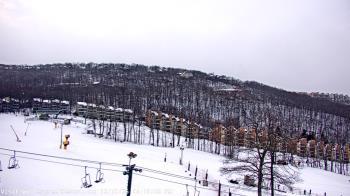 Weather camera view of Wintergreen Mtn. at 3600 ft. elev..