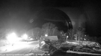 Weather camera view of Wintergreen Mtn. at 3600 ft. elev..
