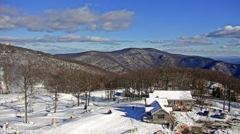 Weather camera view of Wintergreen Mtn. at 3600 ft. elev..