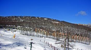 Weather camera view of Wintergreen Mtn. at 3600 ft. elev..