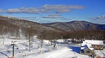 Weather camera view of Wintergreen Mtn. at 3600 ft. elev..