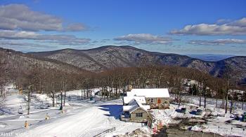Weather camera view of Wintergreen Mtn. at 3600 ft. elev..