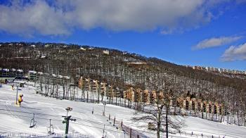 Weather camera view of Wintergreen Mtn. at 3600 ft. elev..