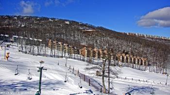 Weather camera view of Wintergreen Mtn. at 3600 ft. elev..