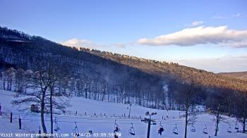 Weather camera view of Wintergreen Mtn. at 3600 ft. elev..