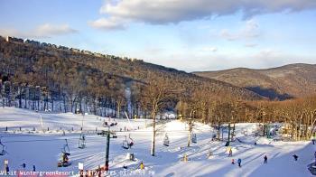 Weather camera view of Wintergreen Mtn. at 3600 ft. elev..