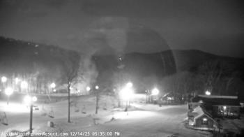 Weather camera view of Wintergreen Mtn. at 3600 ft. elev..