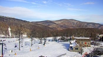 Weather camera view of Wintergreen Mtn. at 3600 ft. elev..
