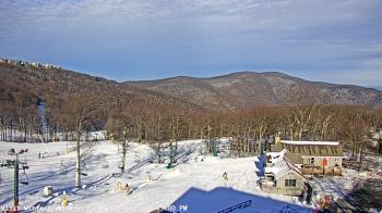 Weather camera view of Wintergreen Mtn. at 3600 ft. elev..
