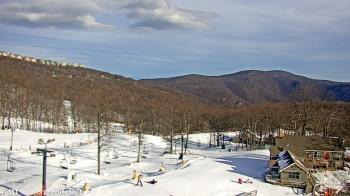 Weather camera view of Wintergreen Mtn. at 3600 ft. elev..