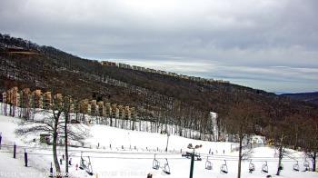 Weather camera view of Wintergreen Mtn. at 3600 ft. elev..