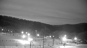 Weather camera view of Wintergreen Mtn. at 3600 ft. elev..