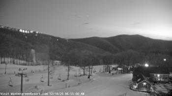 Weather camera view of Wintergreen Mtn. at 3600 ft. elev..