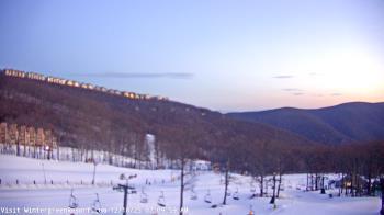 Weather camera view of Wintergreen Mtn. at 3600 ft. elev..