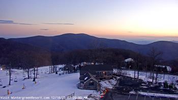 Weather camera view of Wintergreen Mtn. at 3600 ft. elev..