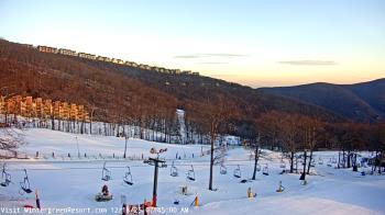 Weather camera view of Wintergreen Mtn. at 3600 ft. elev..