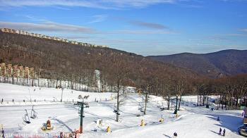 Weather camera view of Wintergreen Mtn. at 3600 ft. elev..
